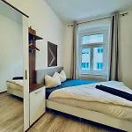 Stylish 4Br Shared Apt -10 Min Transport To Stadthalle